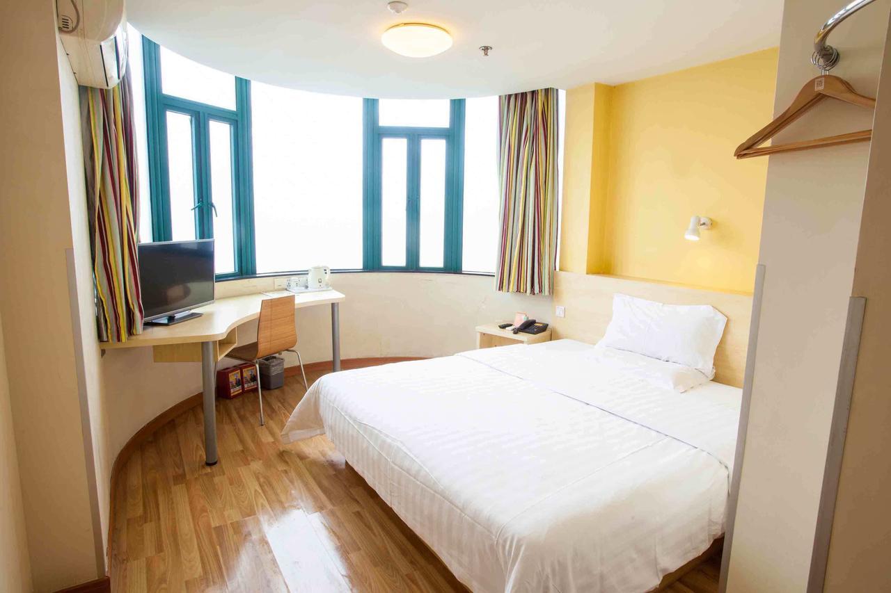 7Days Inn Zhongshan Li He Square Habitación foto