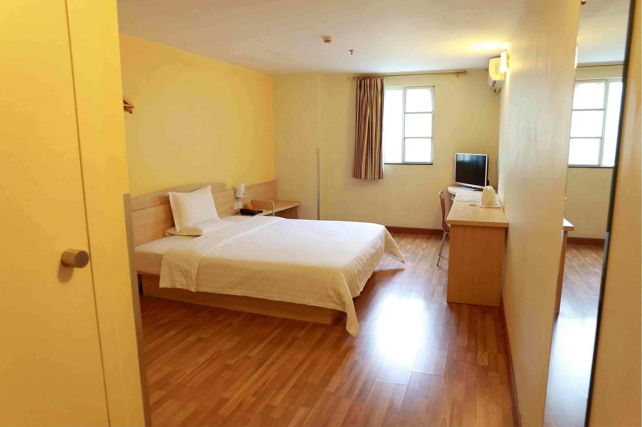 7Days Inn Zhongshan Li He Square Habitación foto